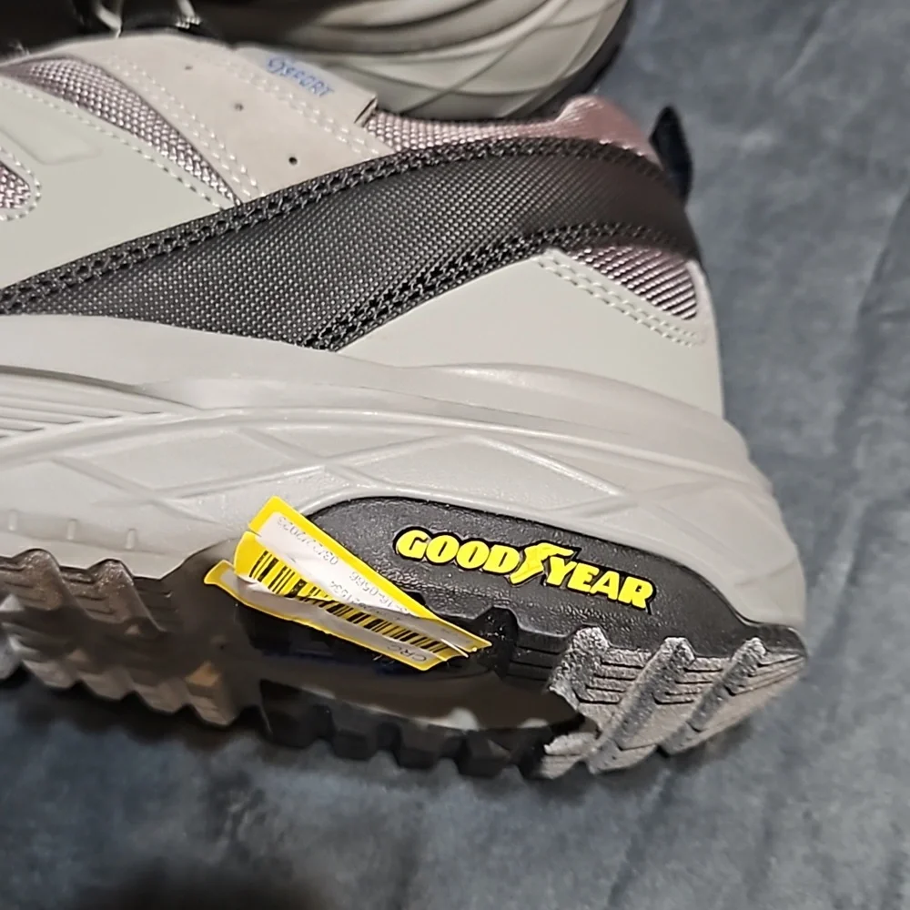 NWT MENS SNEAKERS BY SKETCHERS - Picture 4 of 5